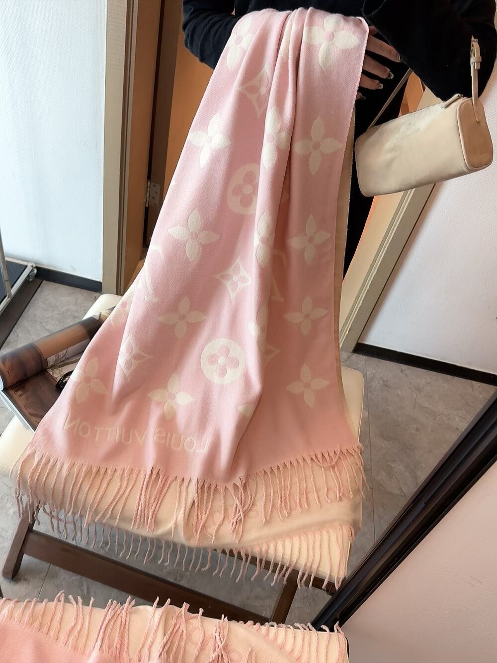 Écharpe LV Essential