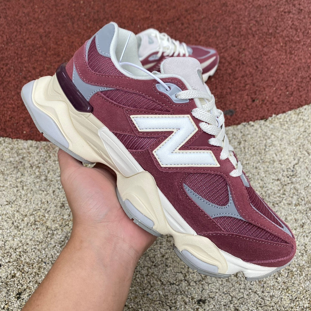 New Balance 9060 Bordeaux