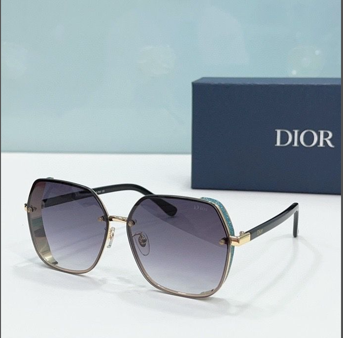 Lunettes de soleil Dior