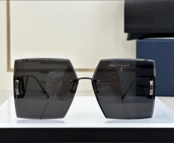 Lunettes de soleil Dior