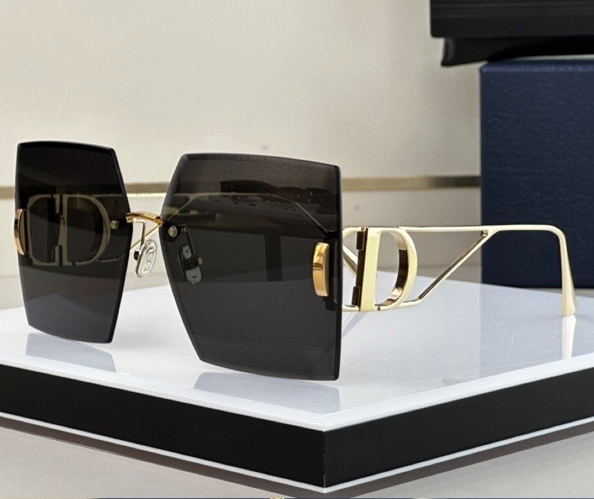 Lunettes de soleil Dior