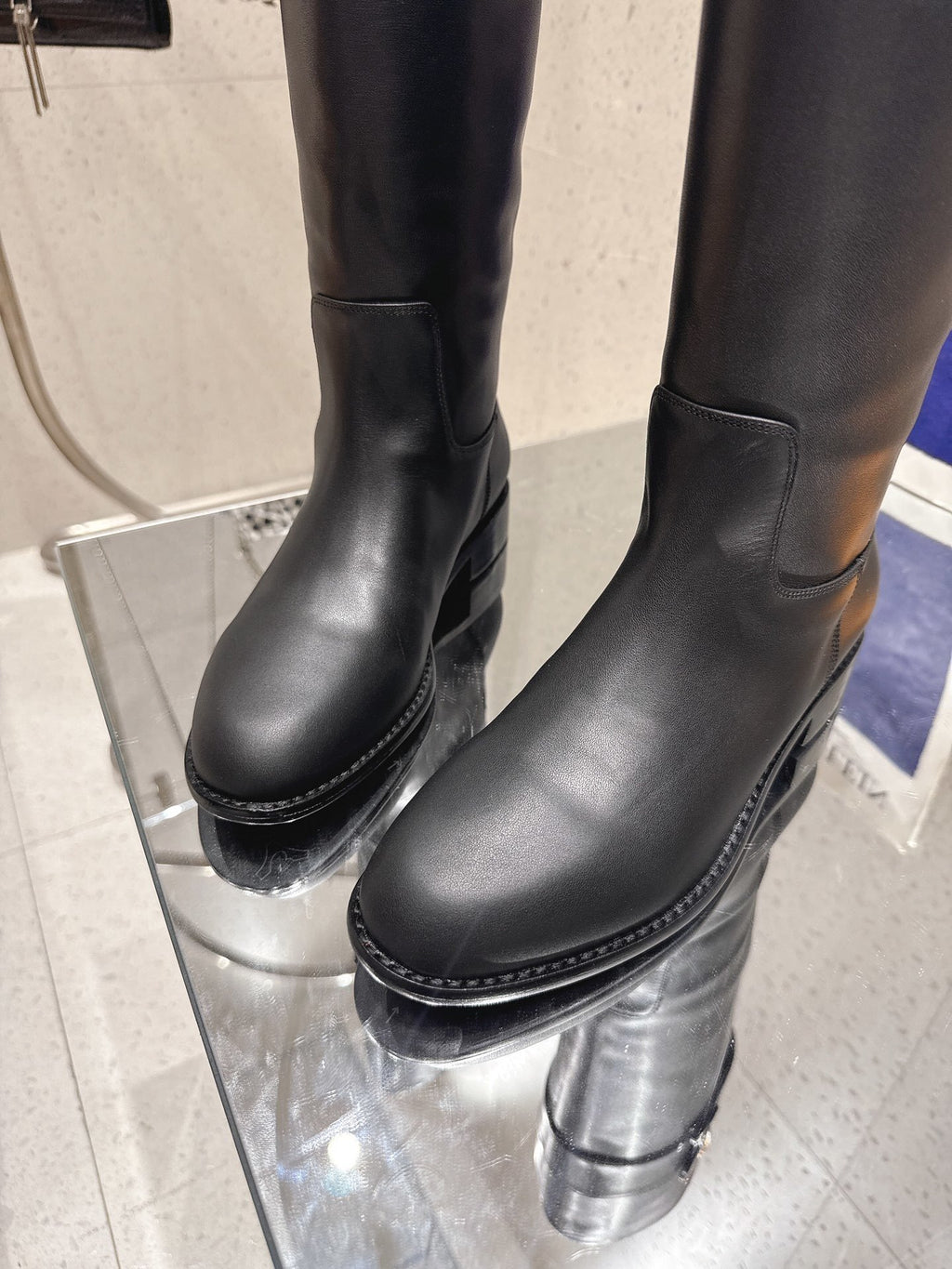 LV Botte haute plate Midtown