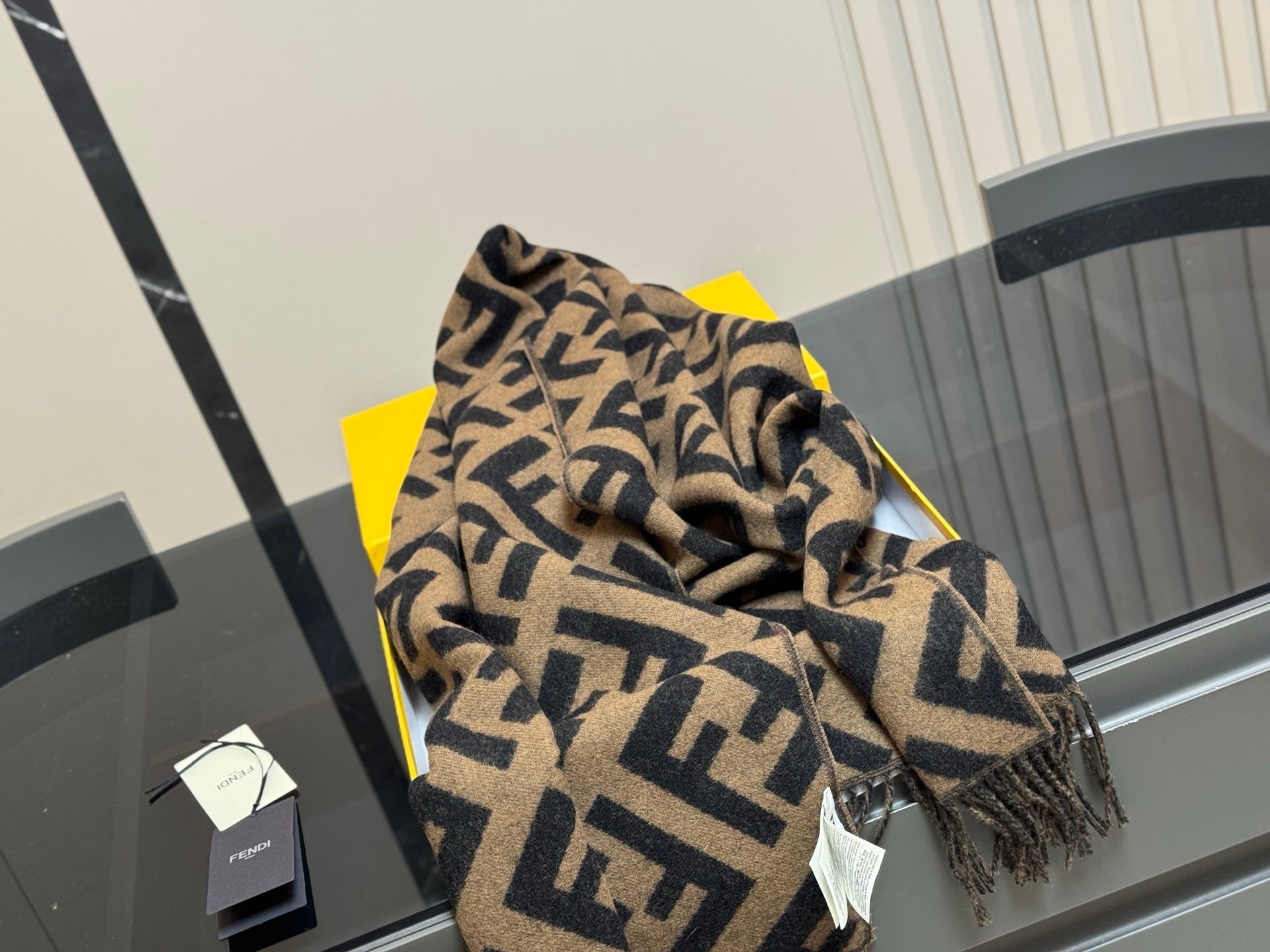 Écharpe en laine Fendi