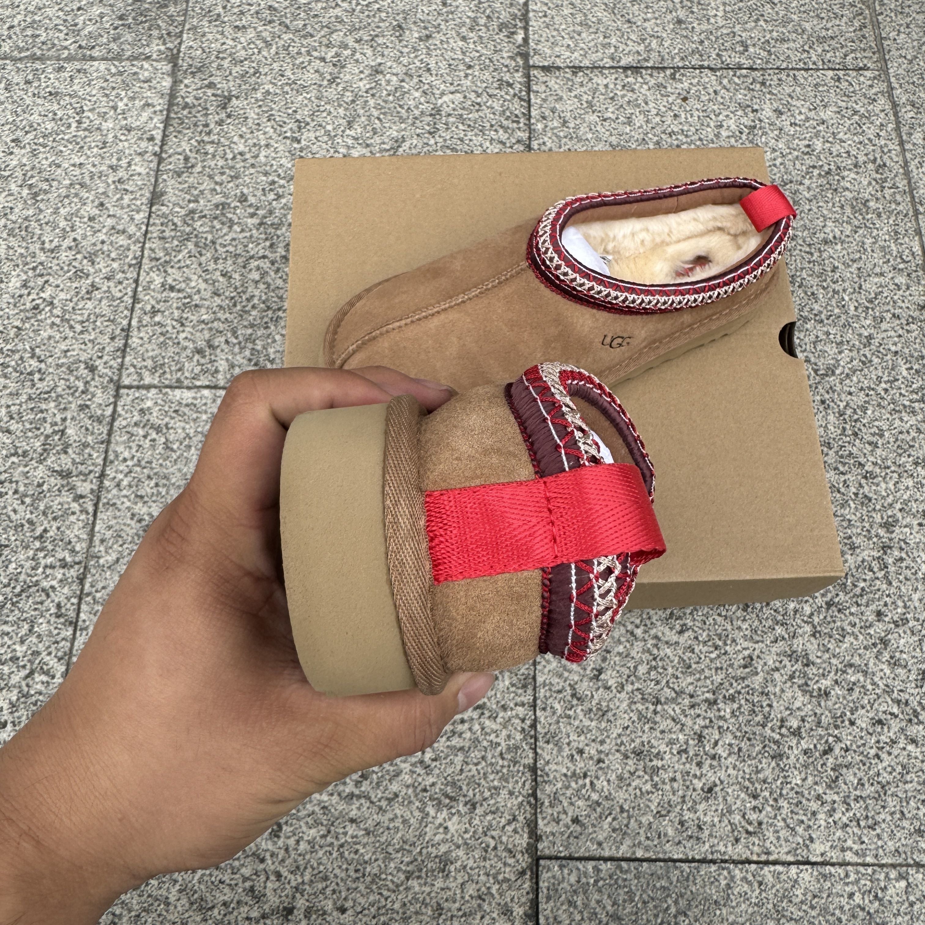 Ugg Taz 2