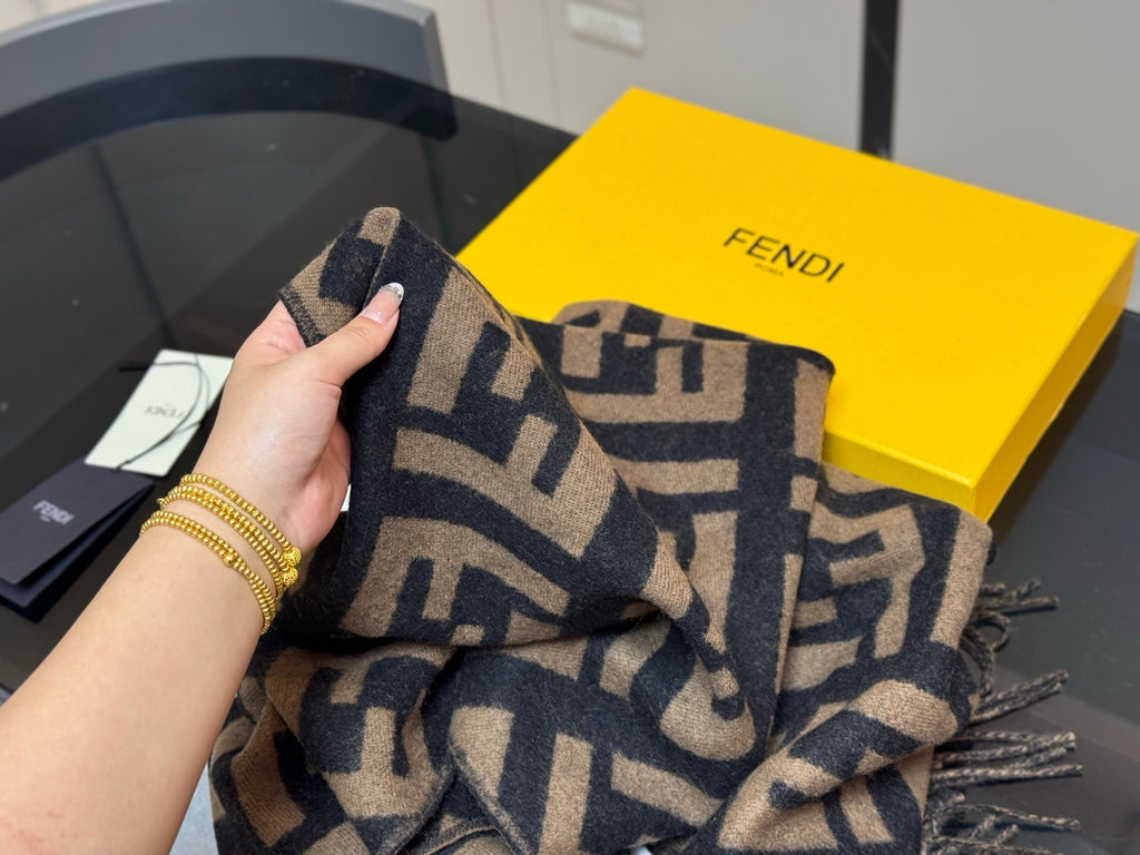 Écharpe en laine Fendi