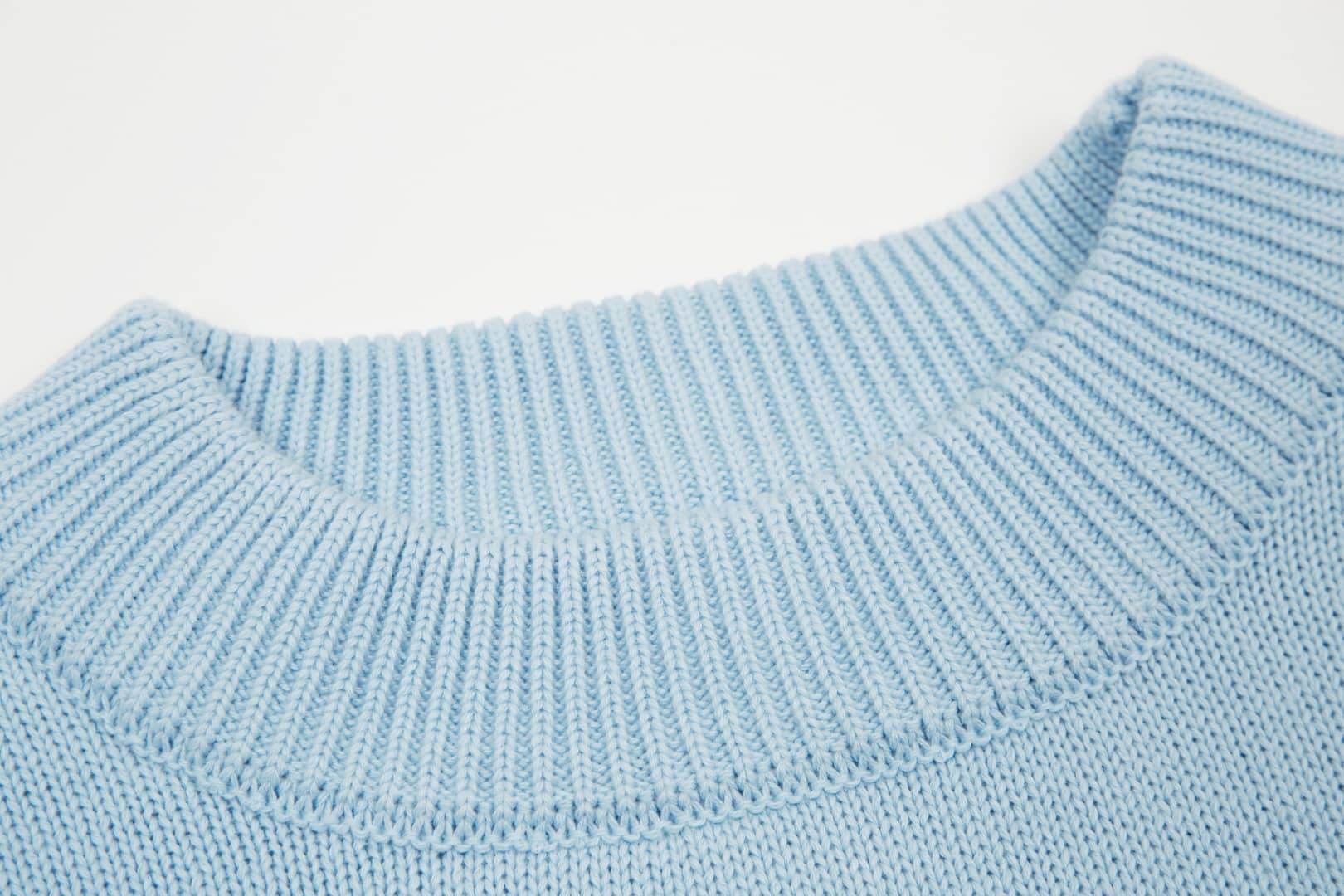 Pull Col Rond Ami Bleu en laine