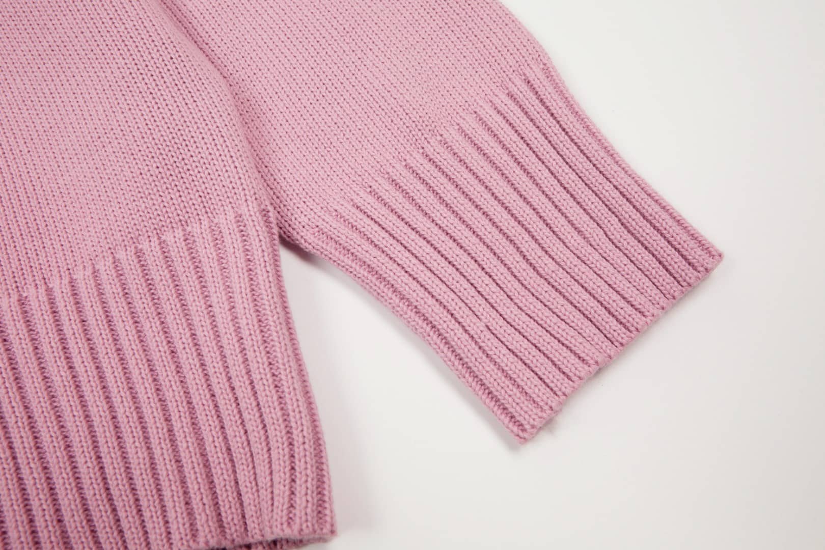 Pull Col Rond Ami Rose en laine
