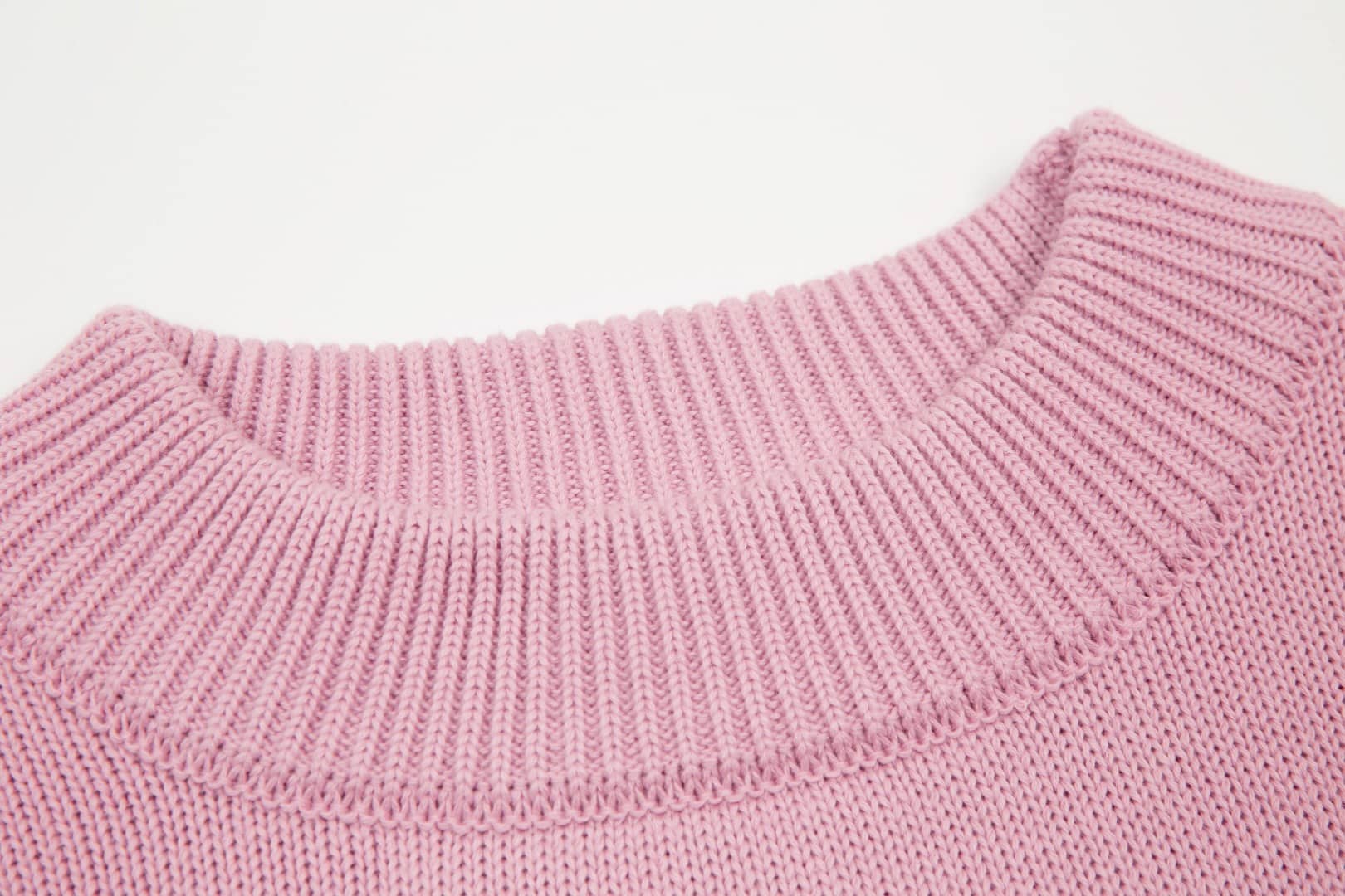 Pull Col Rond Ami Rose en laine