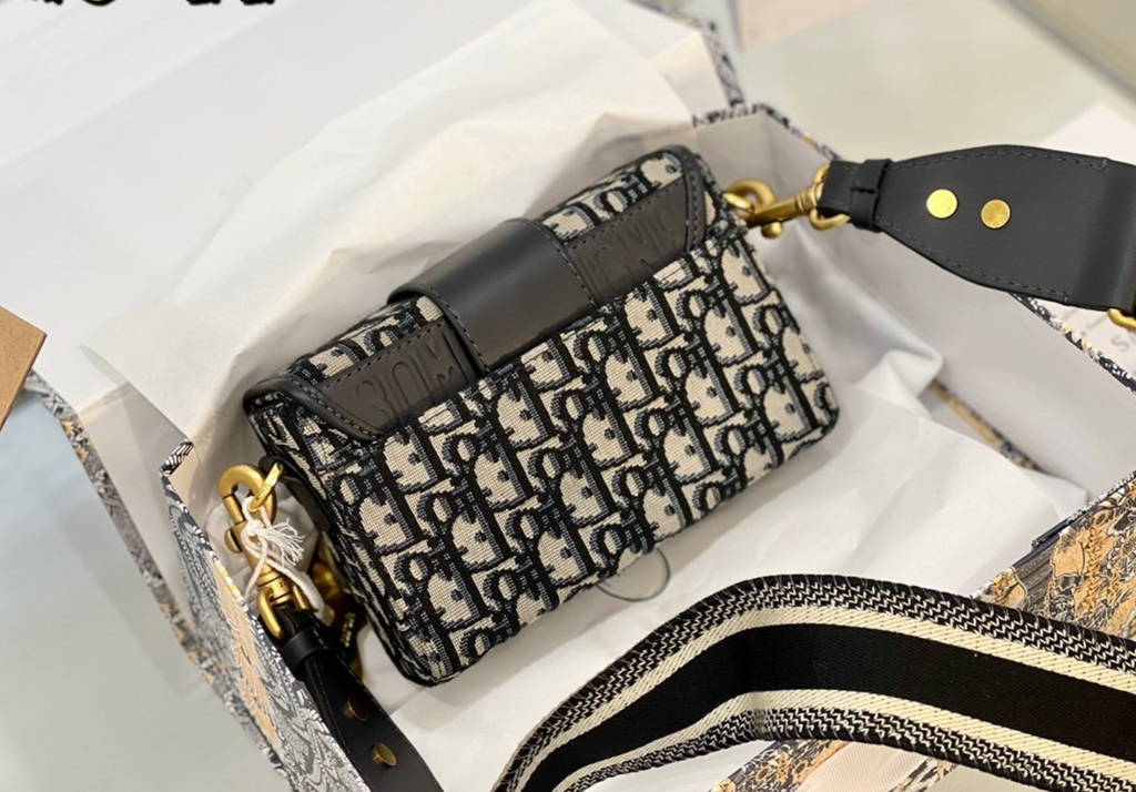 Sac Christian Dior Montaigne 18cm