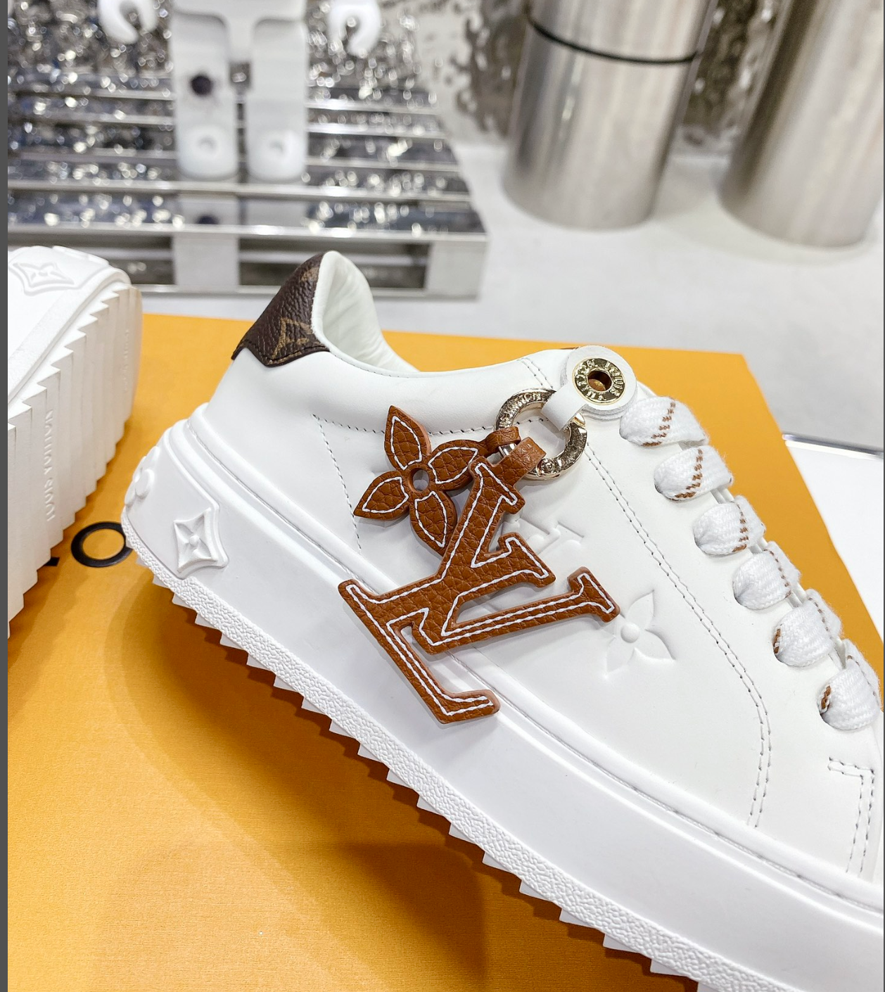 Sneakers LV Time out (Femme)