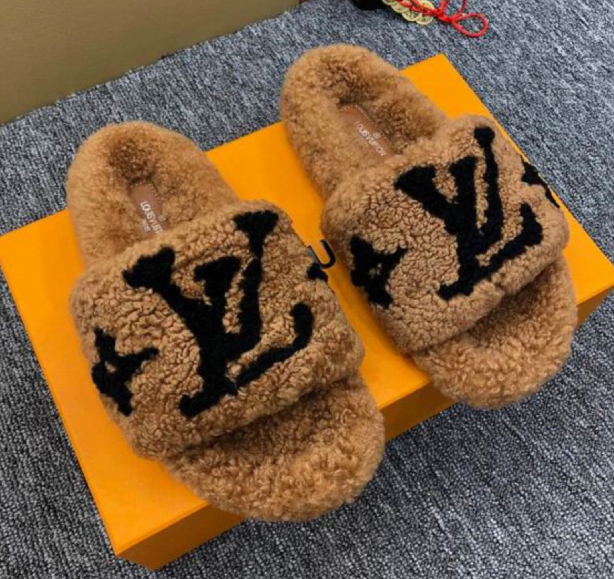 Pantoufles LV (Femme)