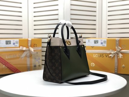 Cabas On My side Louis Vuitton (Vert Kaki)