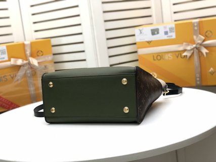 Cabas On My side Louis Vuitton (Vert Kaki)