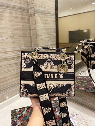 Dior Lady D-LITE