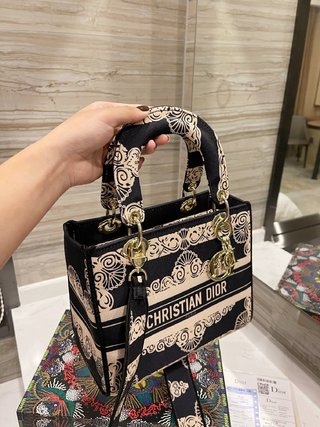 Dior Lady D-LITE