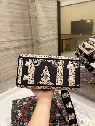 Dior Lady D-LITE