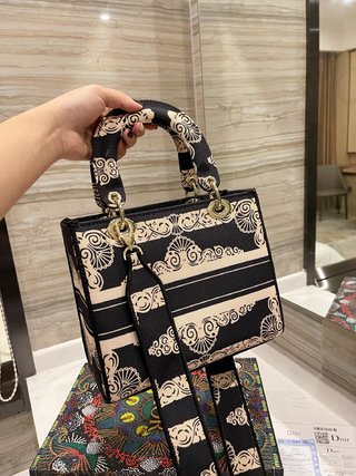 Dior Lady D-LITE