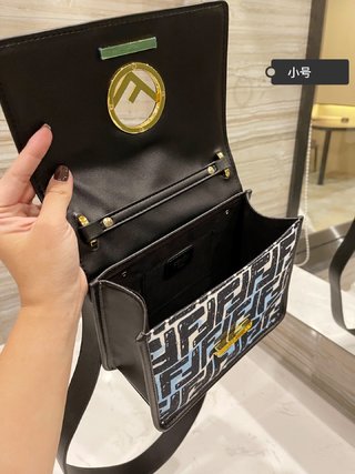 Sac Fendi Kani 25cm