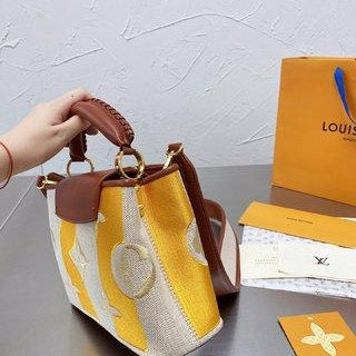 Louis Vuitton Capucines BB 2021