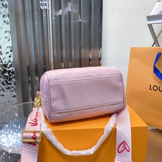 Louis Vuitton Fall in Love