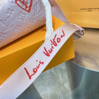 Louis Vuitton Fall in Love