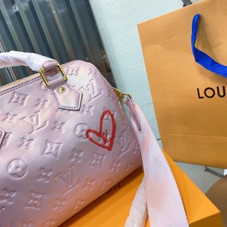 Louis Vuitton Fall in Love