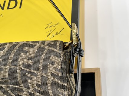Sac Fendi Baguette 1997