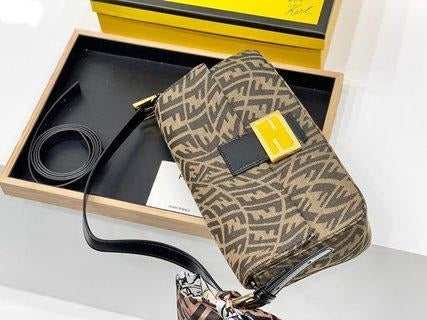 Sac Fendi Baguette 1997