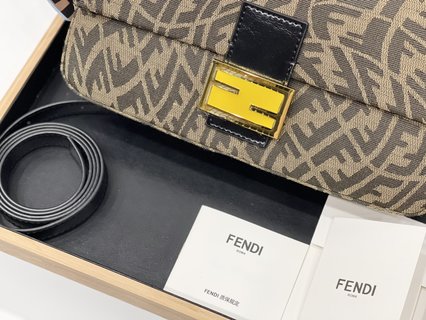 Sac Fendi Baguette 1997
