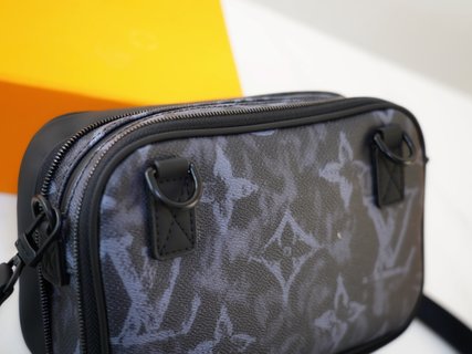 Sacoche Messenger Louis Vuitton