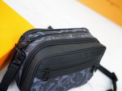 Sacoche Messenger Louis Vuitton