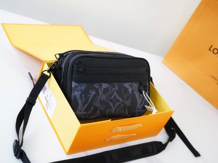 Sacoche Messenger Louis Vuitton
