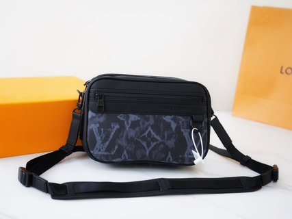 Sacoche Messenger Louis Vuitton