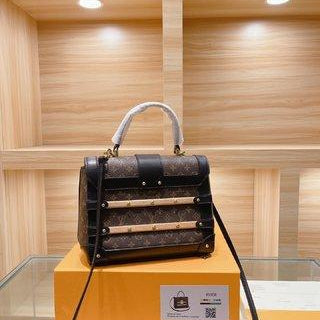 Louis Vuitton Trianon PM 2021