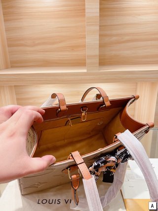 Louis Vuitton Onthego MM
