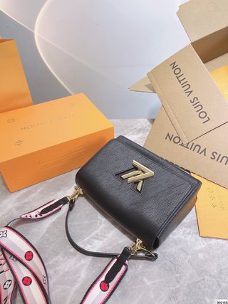 Sac Louis Vuitton Twist MM 2021