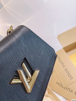 Sac Louis Vuitton Twist MM 2021